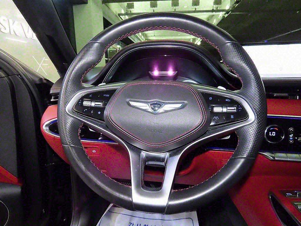 Genesis GV70 - Vista 8