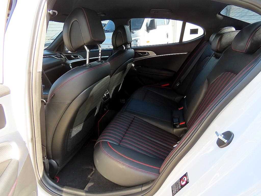 Genesis G70 - Vista 7