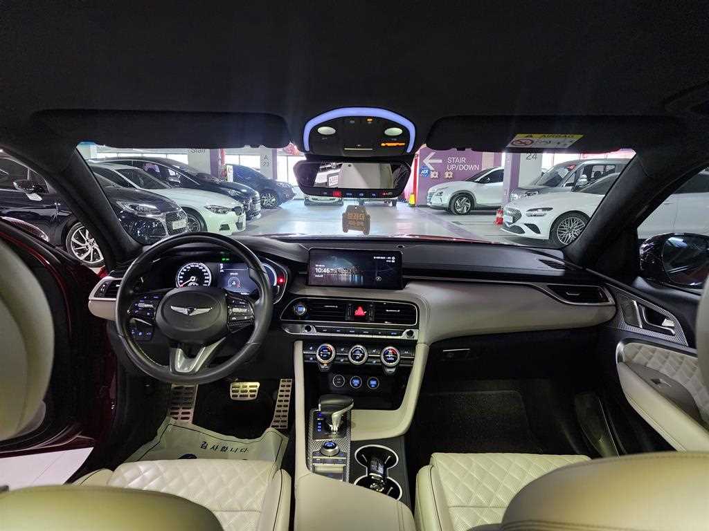 Genesis G70 - Vista 9