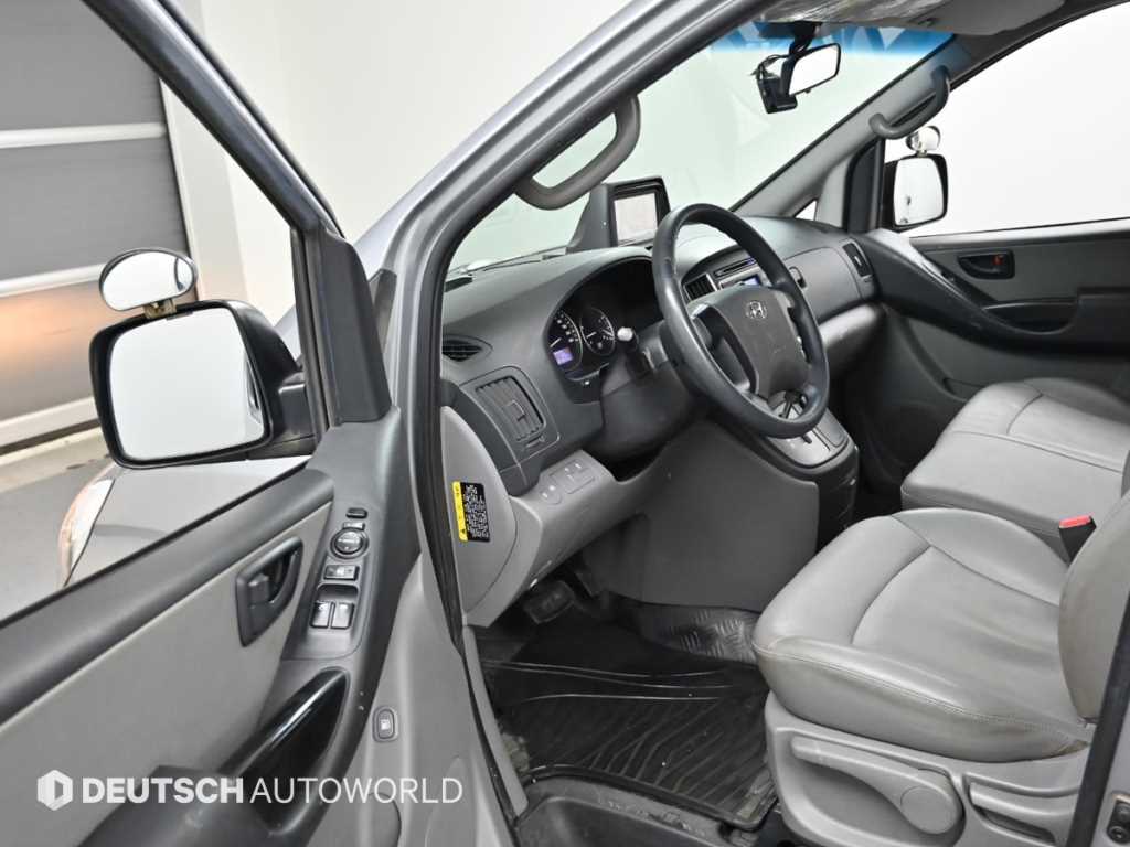 HYUNDAI Starex - Vista 11