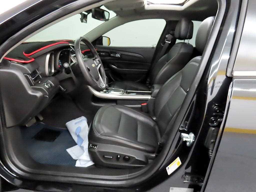 Chevrolet Malibu - Vista 5