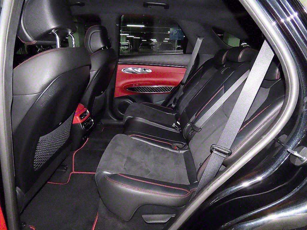 Genesis GV70 - Vista 7