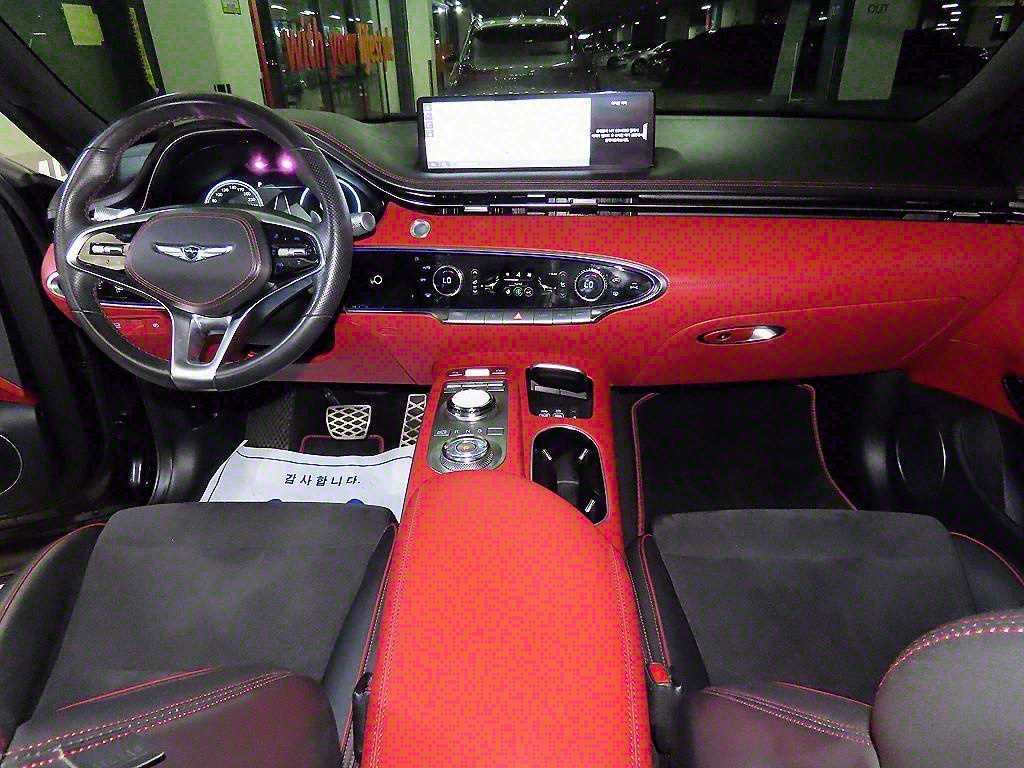 Genesis GV70 - Vista 10