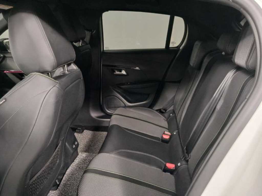 Peugeot 208 - Vista 8