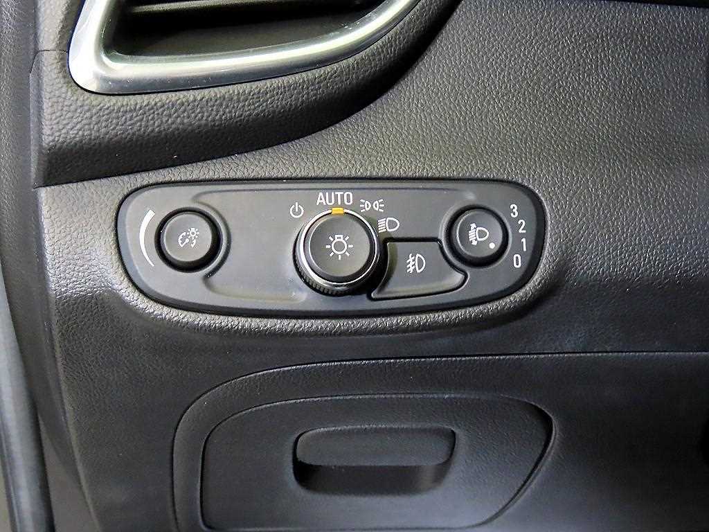 Chevrolet Trax 2018 Gris - Importación desde Corea - HF Imports Iquique - Foto 14