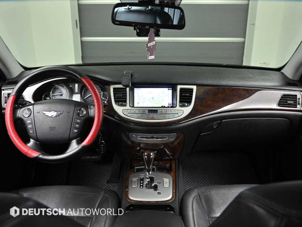 HYUNDAI Genesis - Vista 7