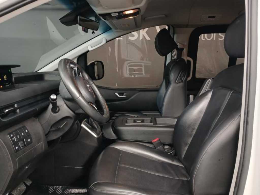 HYUNDAI Staria - Vista 7