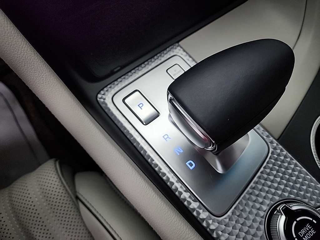 Genesis G70 - Vista 8