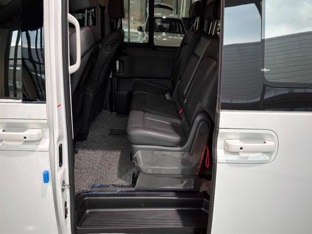 HYUNDAI Staria 2023 Blanco - Importación desde Corea - HF Imports Iquique - Foto 18