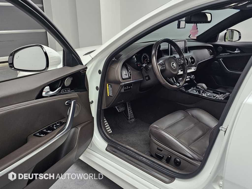 KIA Stinger - Vista 9