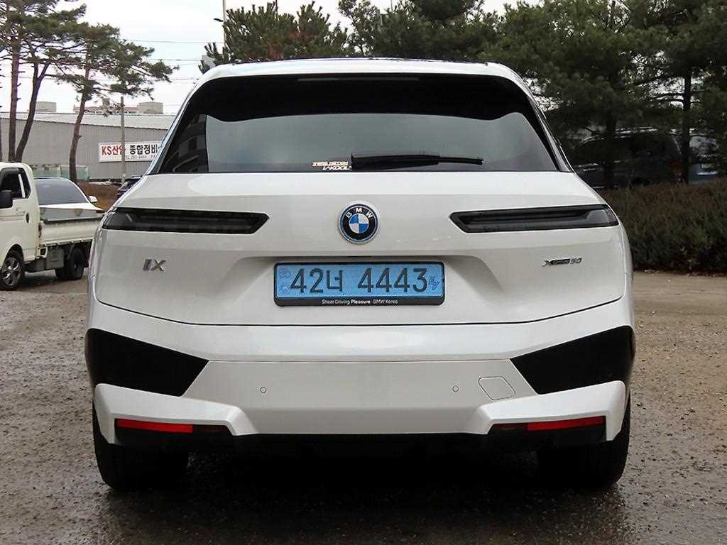 BMW iX - Vista 4