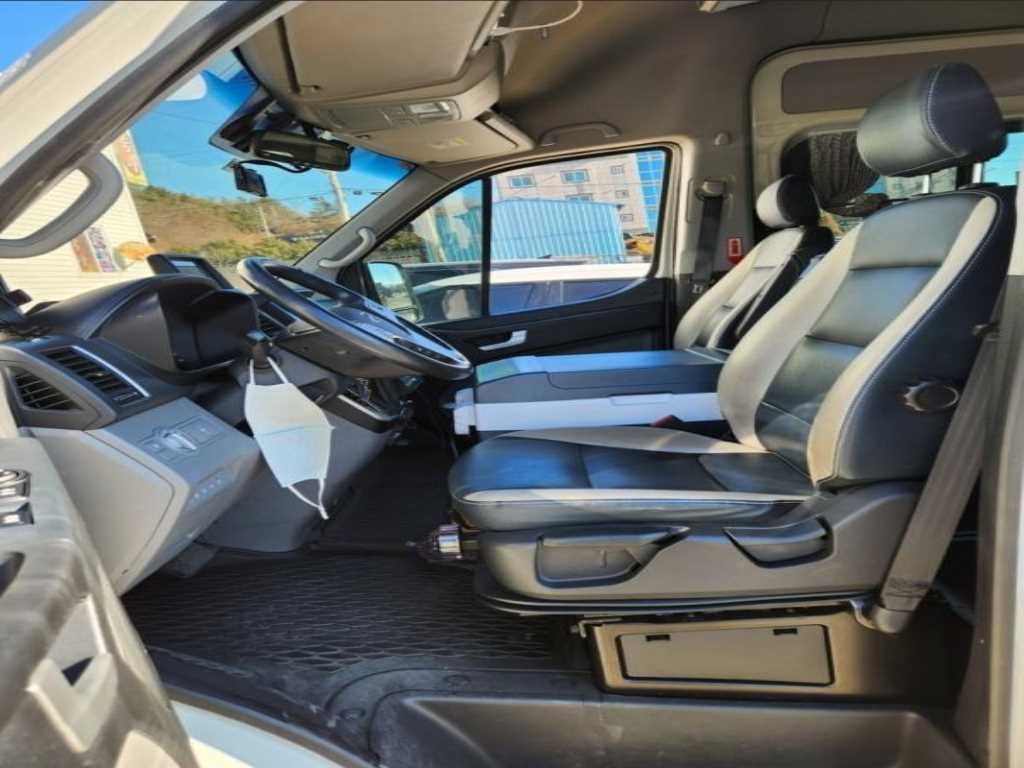 HYUNDAI Solati - Vista 7