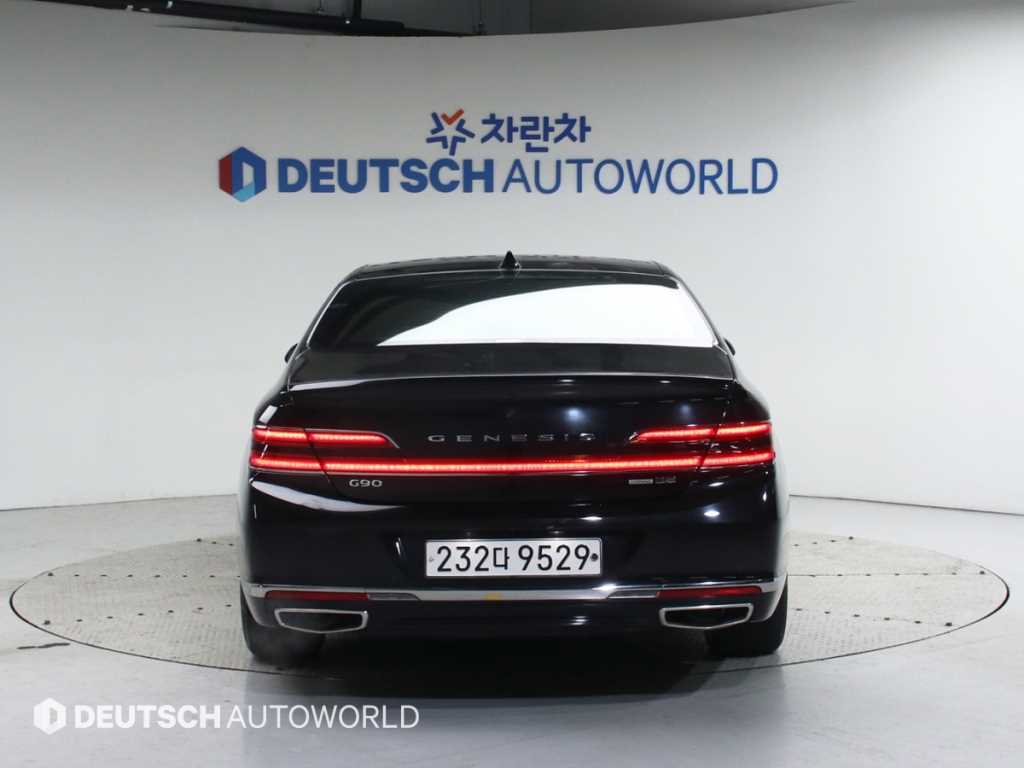 Genesis G90 - Vista 4