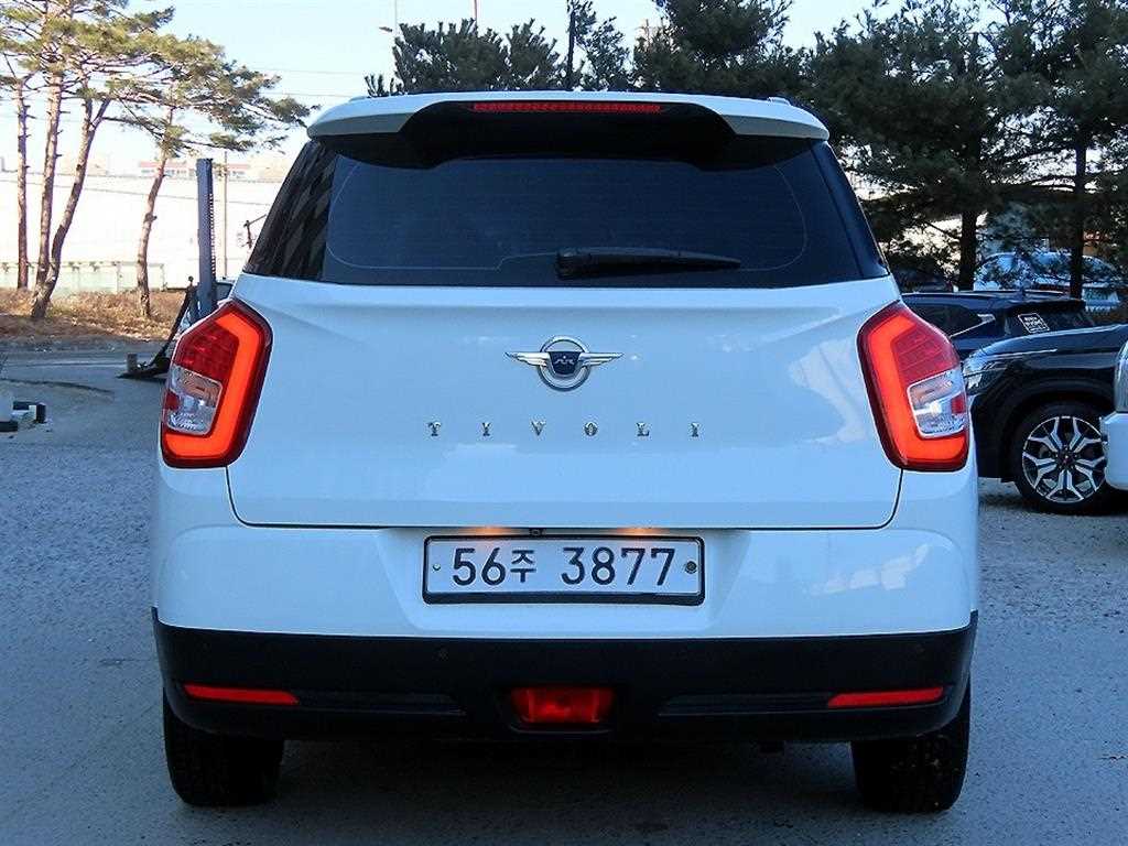 Ssangyong Tivoli - Vista 4