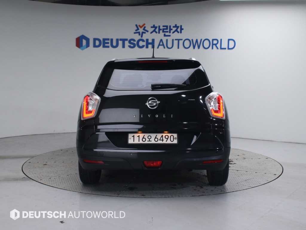 Ssangyong Tivoli - Vista 4