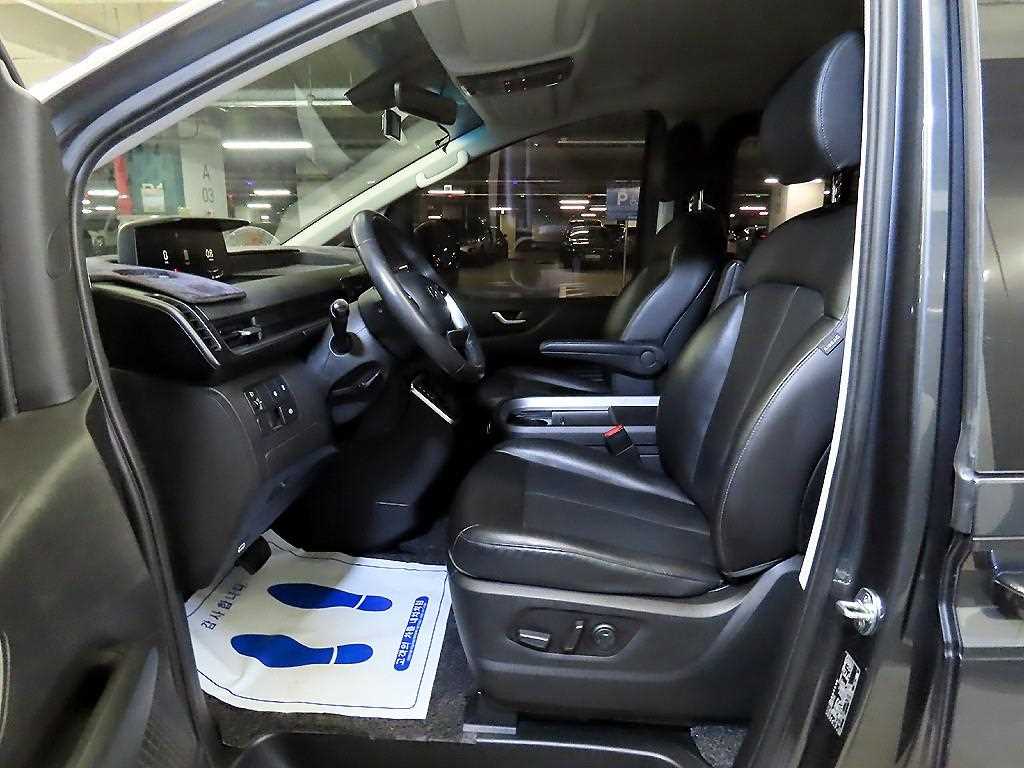 HYUNDAI Staria - Vista 6