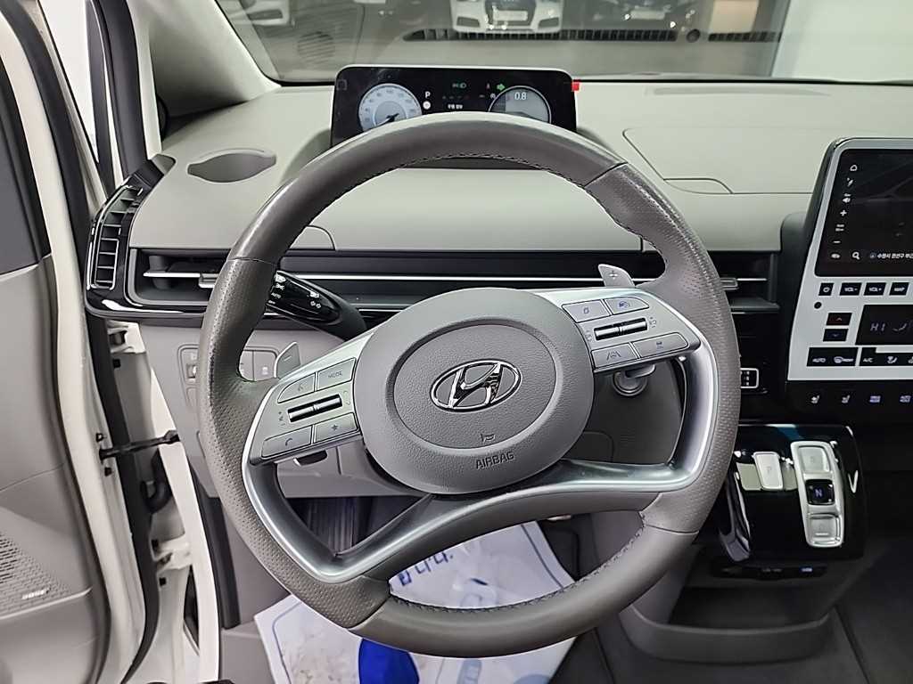 HYUNDAI Staria - Vista 9