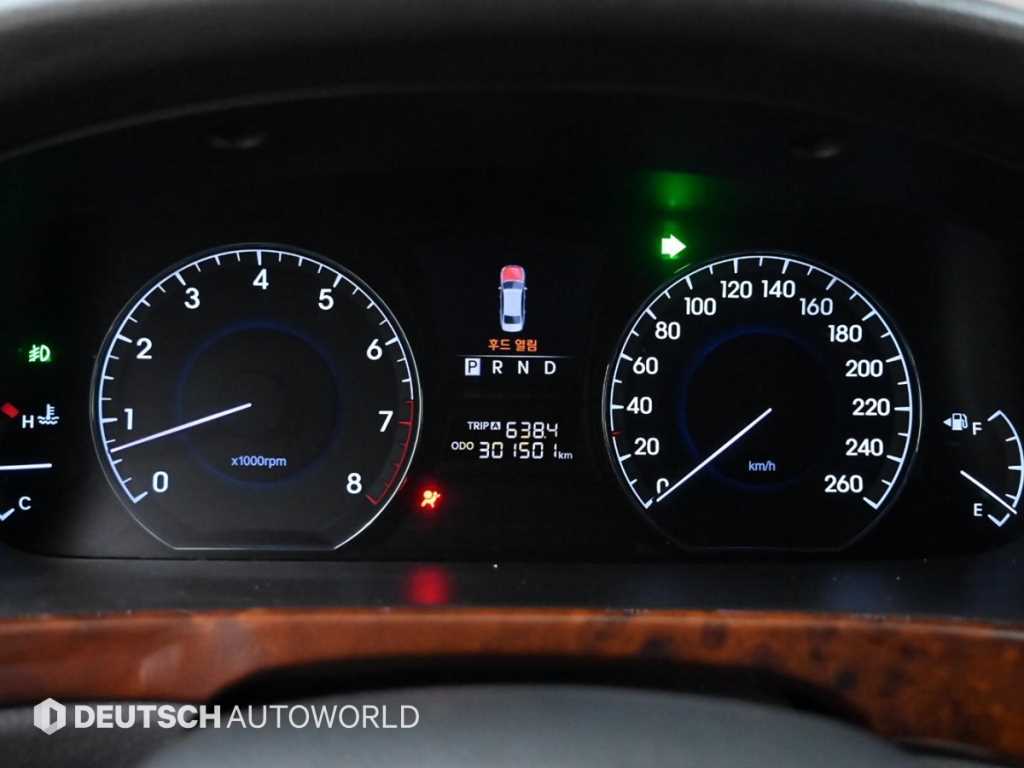 HYUNDAI Equus - Vista 8