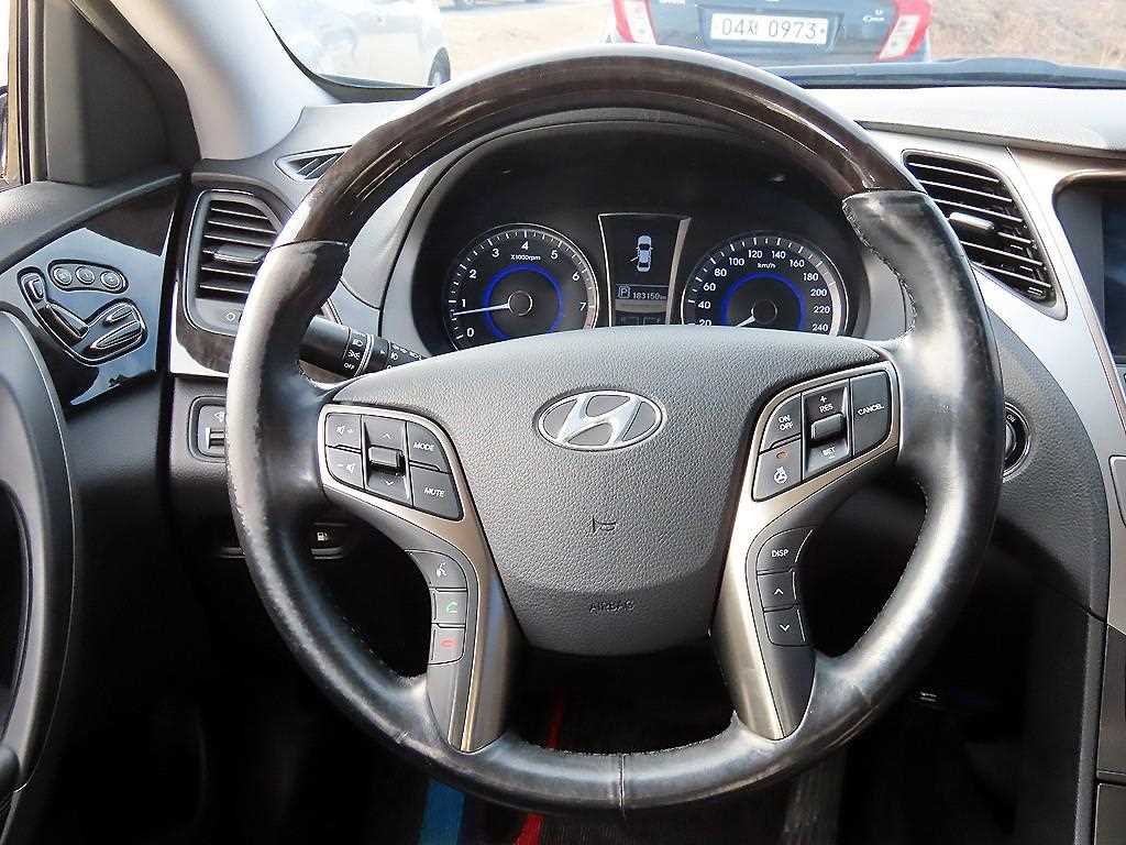 HYUNDAI Grandeur - Vista 7