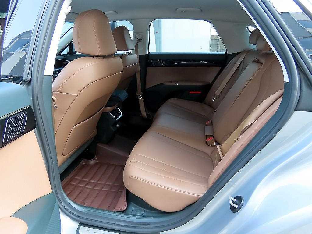 HYUNDAI Grandeur - Vista 6