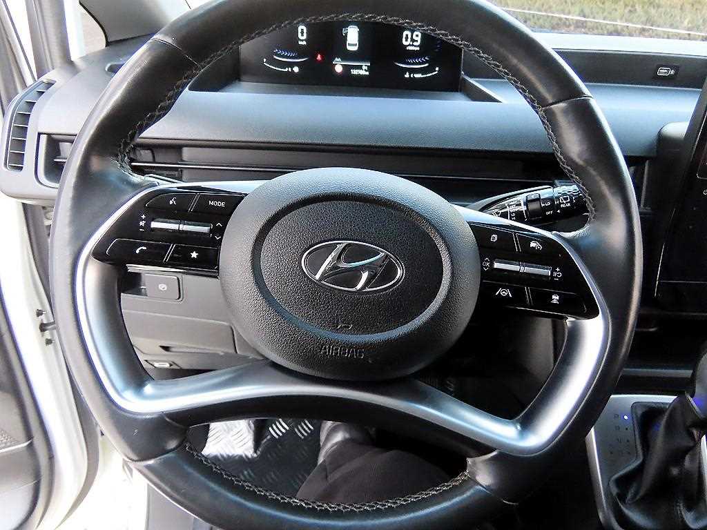 HYUNDAI Staria - Vista 8