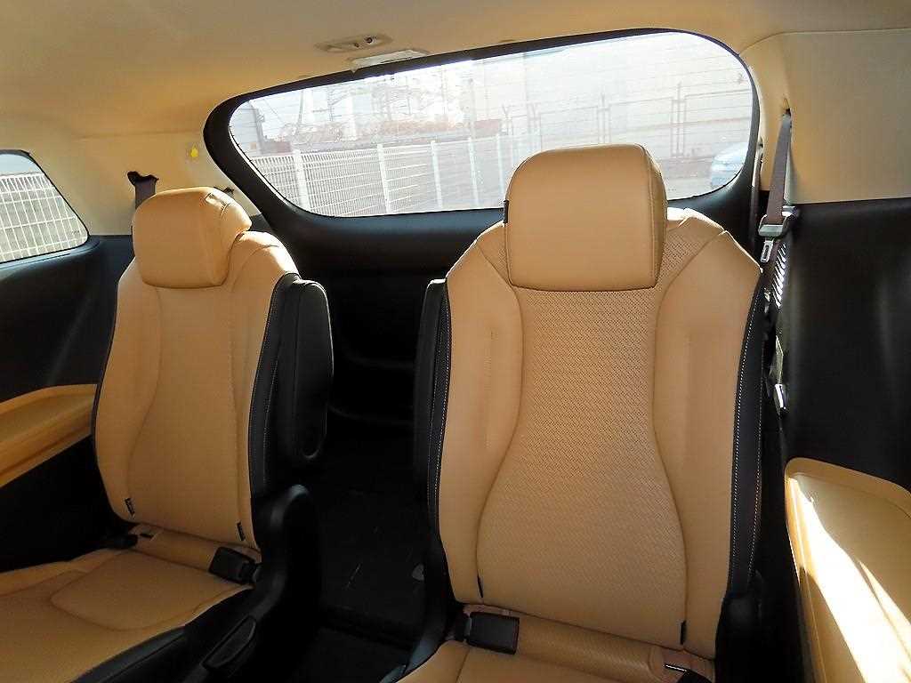 KIA Carnival - Vista 7