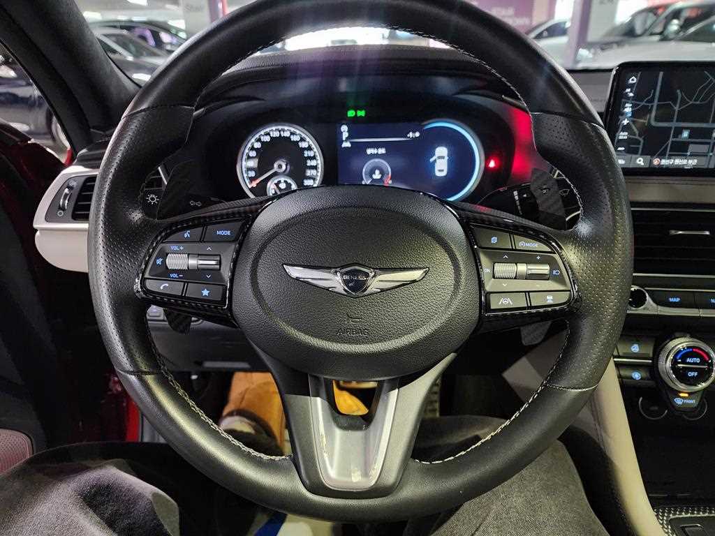 Genesis G70 - Vista 12