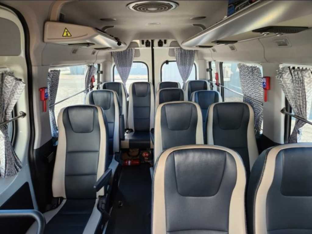 HYUNDAI Solati - Vista 9