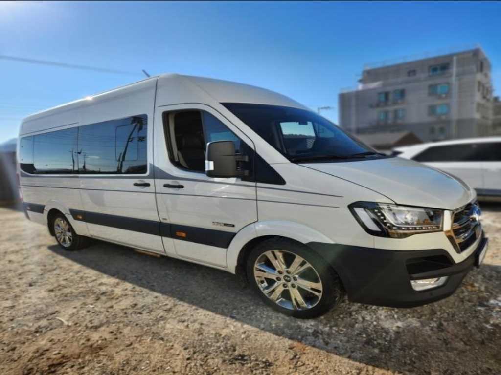 HYUNDAI Solati - Vista 3