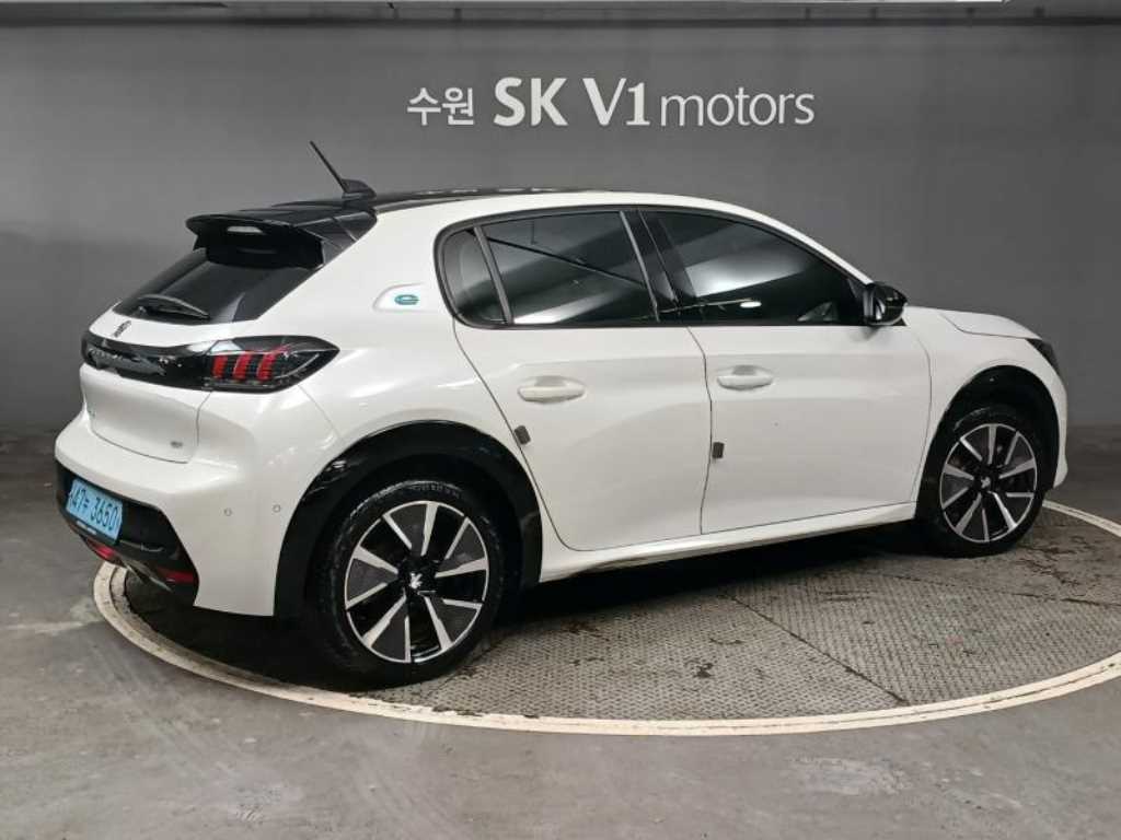 Peugeot 208 - Vista 4