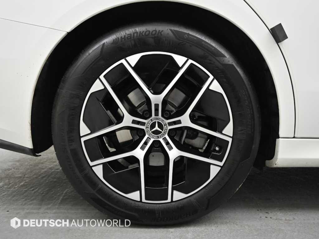 Mercedes Benz E class - Vista 5