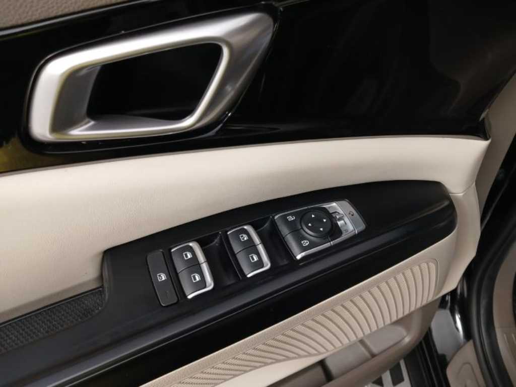 KIA Carnival - Vista 9