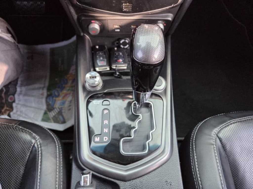 Ssangyong Tivoli - Vista 9