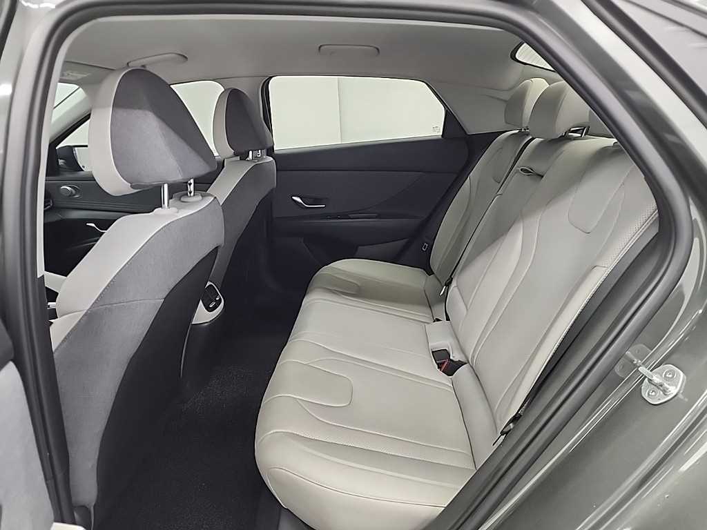 HYUNDAI Avante - Vista 12