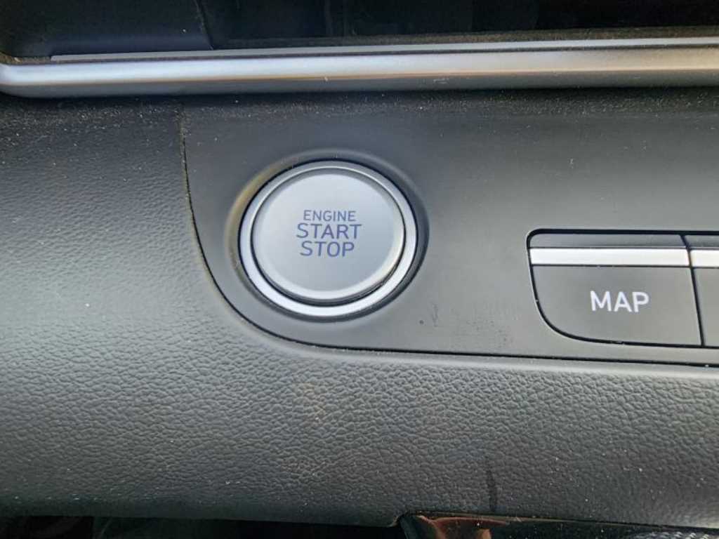 HYUNDAI Avante - Vista 11