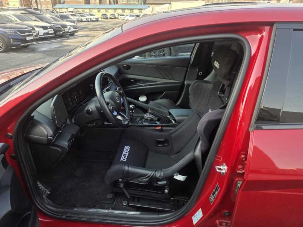 HYUNDAI Avante - Vista 5