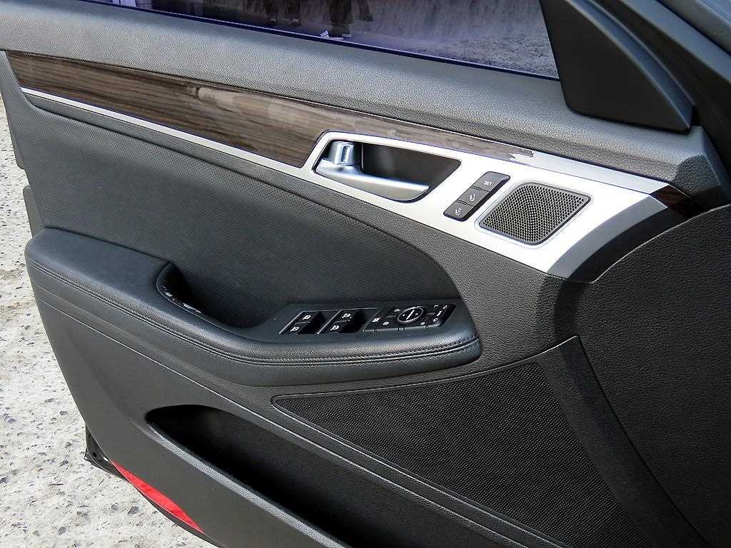 Genesis G80 - Vista 12