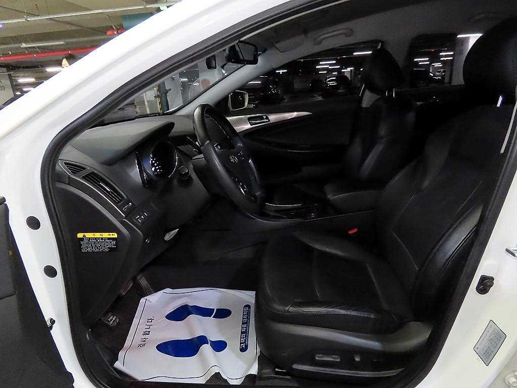 HYUNDAI Sonata - Vista 6