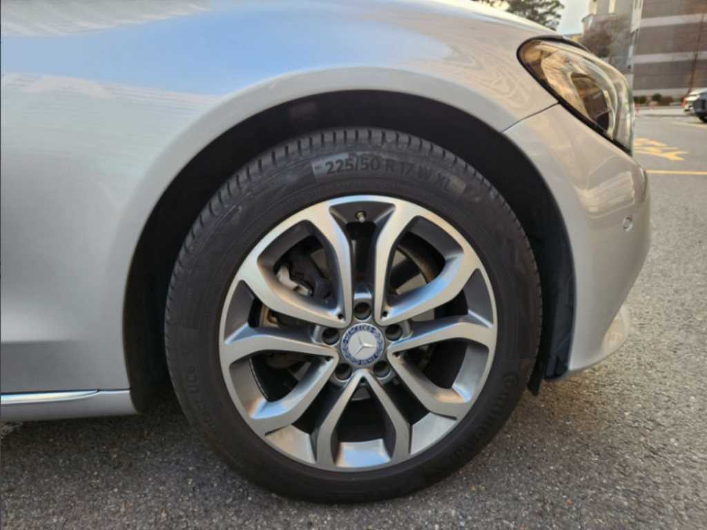 Mercedes Benz C Class - Vista 6