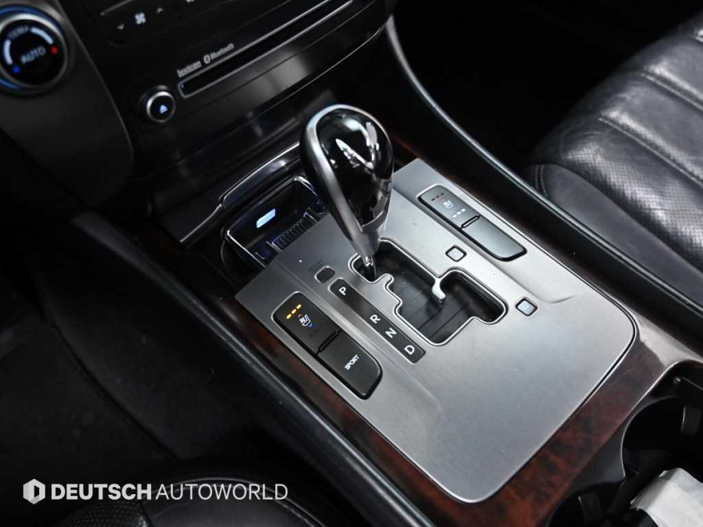 HYUNDAI Equus - Vista 9