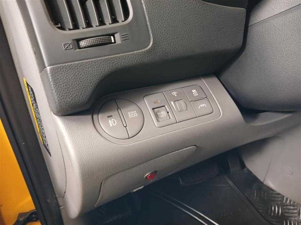 HYUNDAI Starex - Vista 12