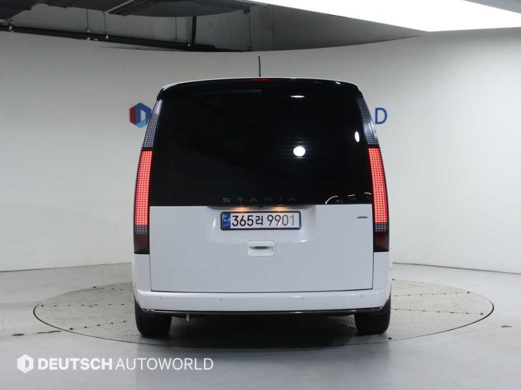 HYUNDAI Staria - Vista 4