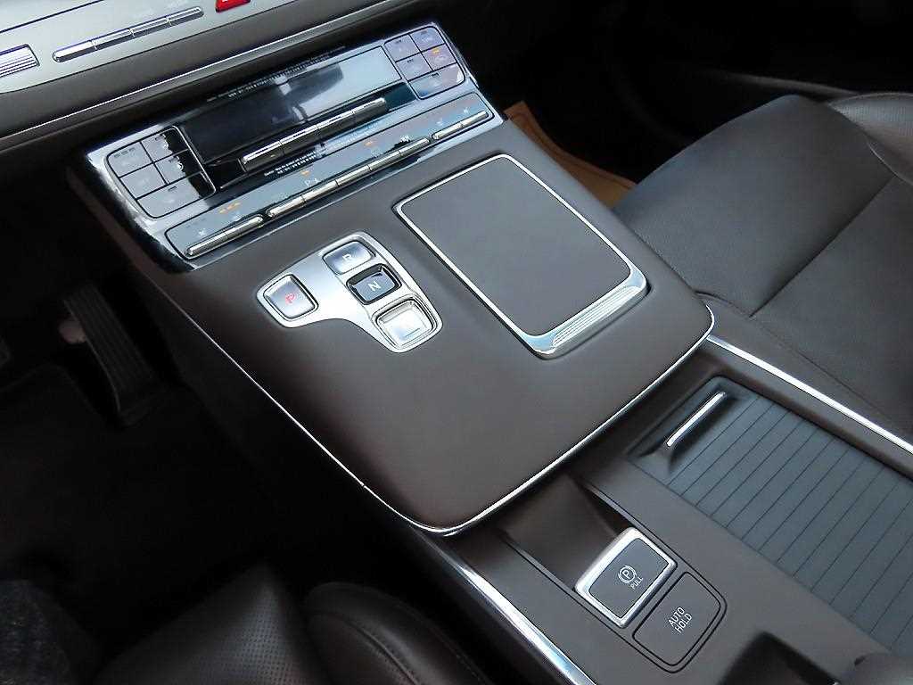 HYUNDAI Grandeur - Vista 10