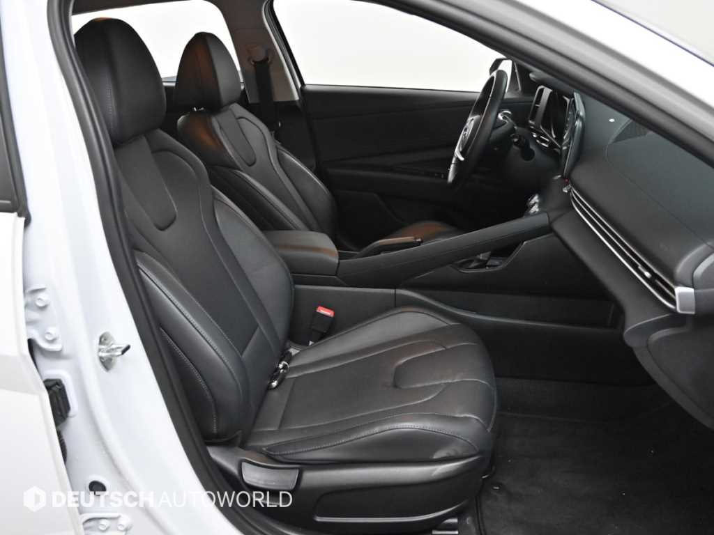 HYUNDAI Avante - Vista 10