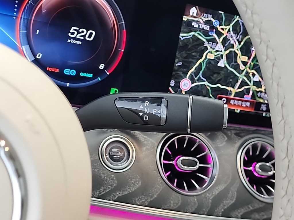 Mercedes Benz CLS Class - Vista 8