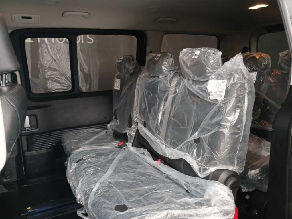 HYUNDAI Staria - Vista 8