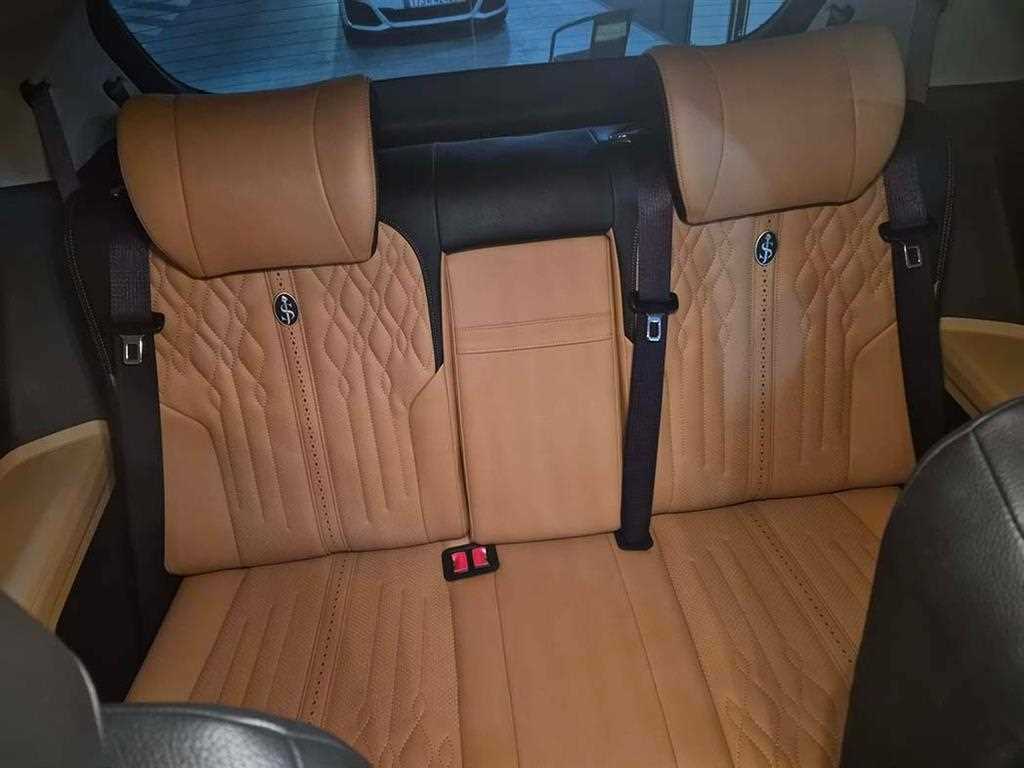 KIA Carnival - Vista 8