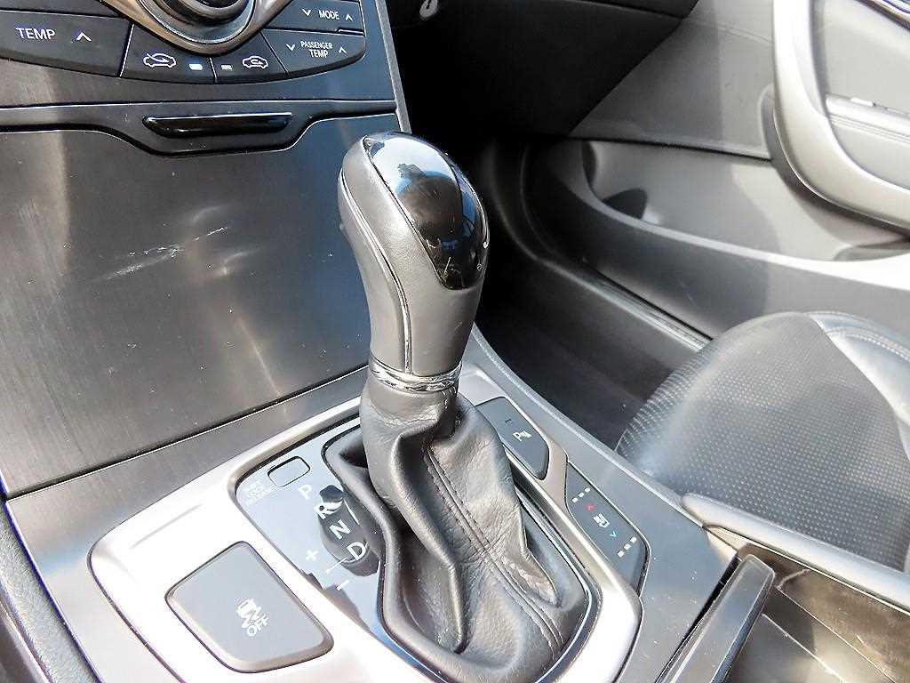 HYUNDAI Grandeur - Vista 11