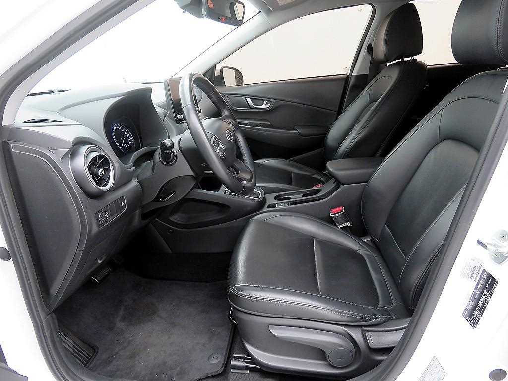 HYUNDAI Kona - Vista 7