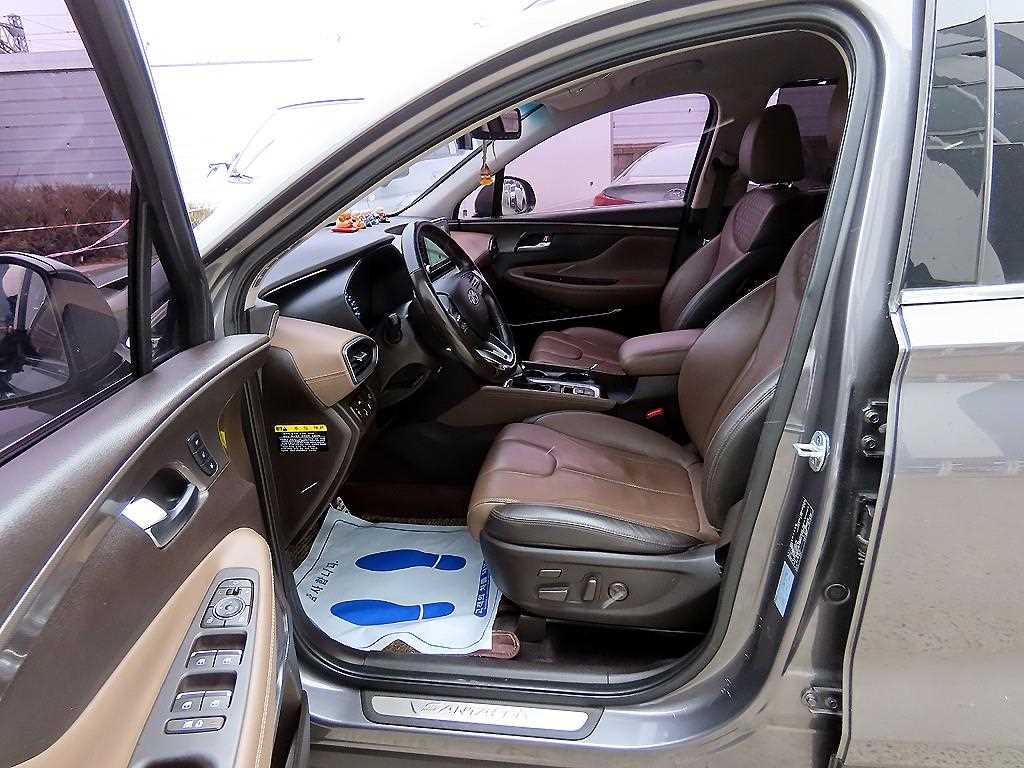 HYUNDAI Santa Fe - Vista 5